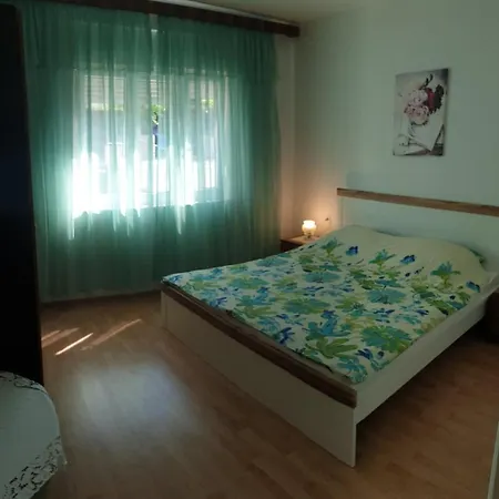 Apartment With A Parking Space - 2416 Novi Vinodolski