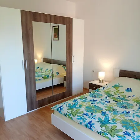 With A Parking Space - 2416 Apartment Novi Vinodolski