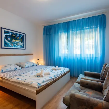 With Parking Space - 2416 Apartman Novi Vinodolski