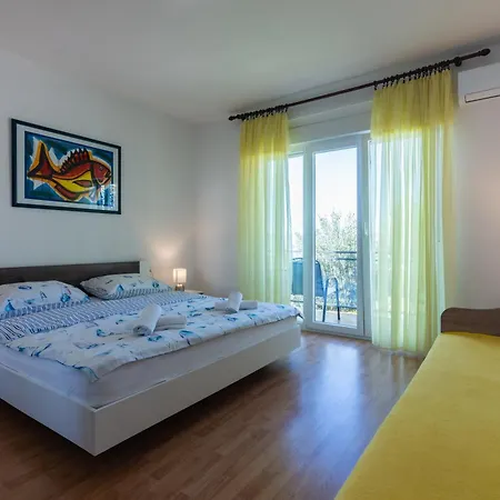 Apartman With Parking Space - 2416