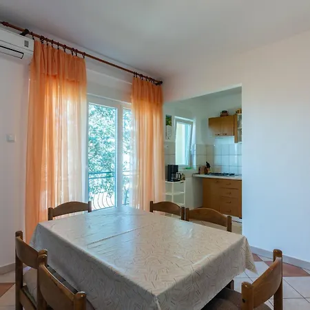 With Parking Space - 2416 Apartman Novi Vinodolski